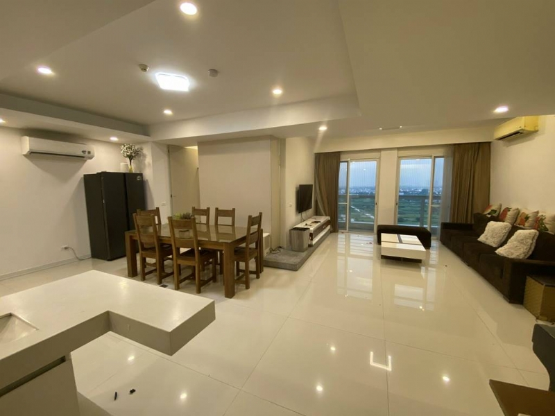 Luxurious 2BDs / 154SQM apartment in E5 Ciputra for rent 4