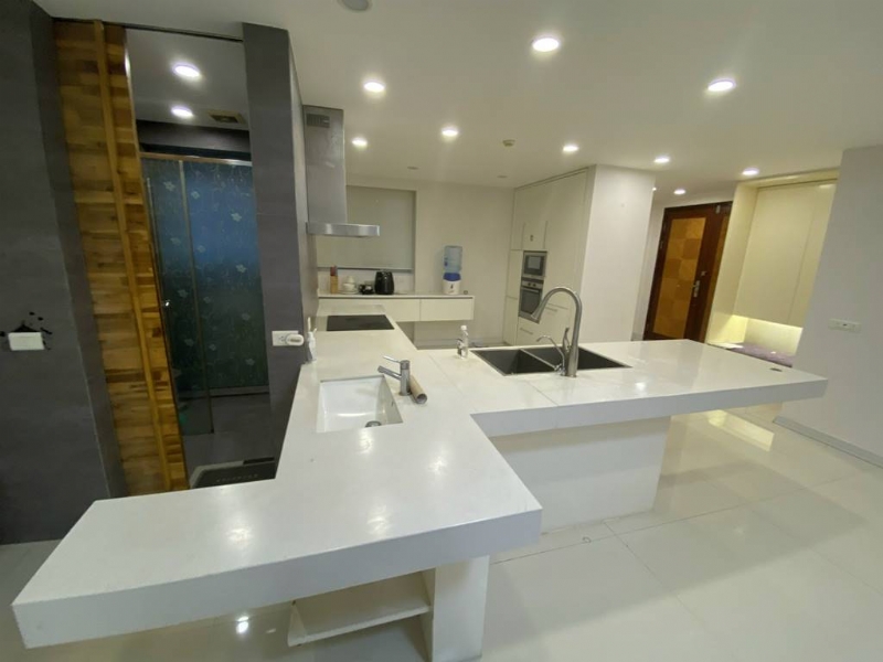 Luxurious 2BDs / 154SQM apartment in E5 Ciputra for rent 8