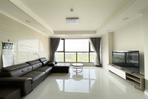Luxurious 3 - bedroom apartment for rent in Starlake Tay Ho Tay 
