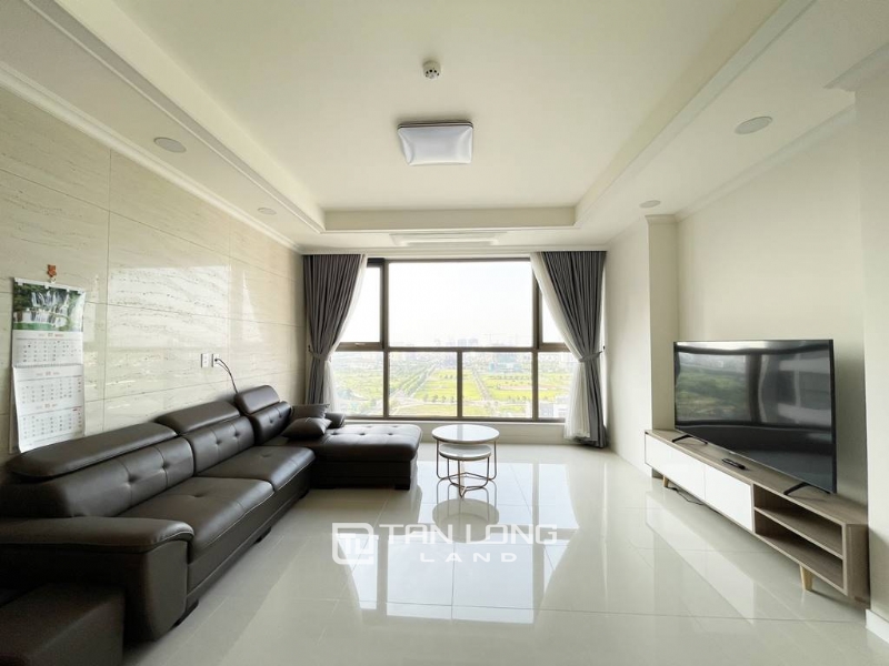 Luxurious 3 - bedroom apartment for rent in Starlake Tay Ho Tay 1