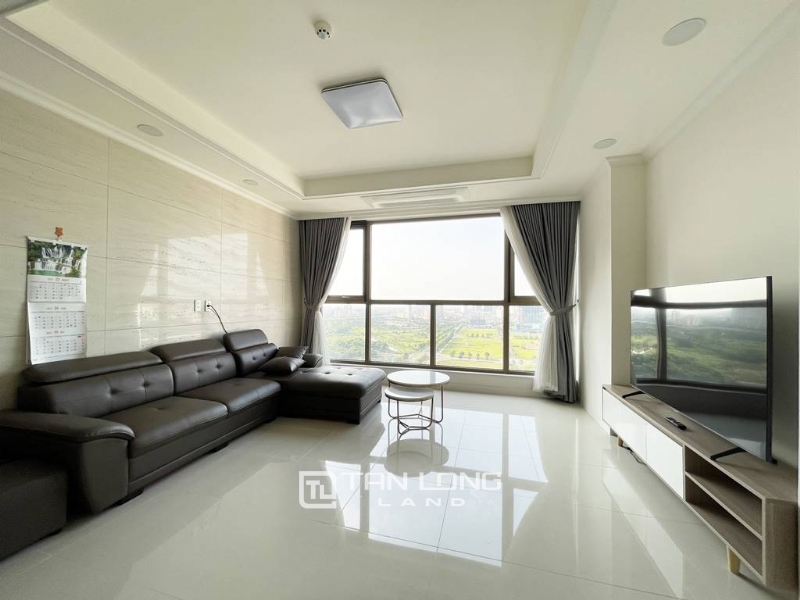 Luxurious 3 - bedroom apartment for rent in Starlake Tay Ho Tay 2