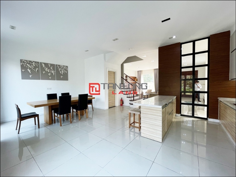 Luxurious Spacious fully furnished Duplex Villa in Vinhomes Riverside Long Bien 6