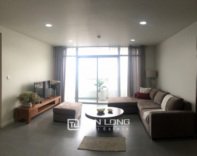 Luxury apartment in WatermarkLac Long Quan street, Tay Ho dist for lease 2