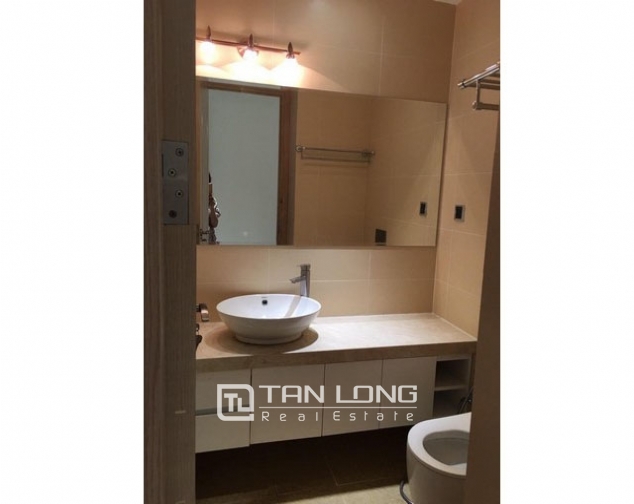 Luxury apartment with 3 bedrooms for lease in Thang Long Number One 1