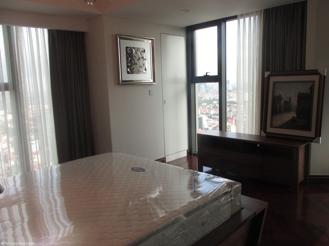 Luxury duplex apartment for rent in Hoang Thanh Tower, Hai Ba Trung district, Hanoi 9