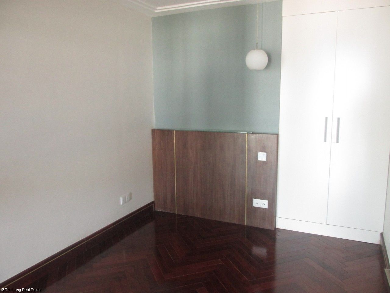 Luxury duplex apartment for rent in Hoang Thanh Tower, Hai Ba Trung district, Hanoi 3