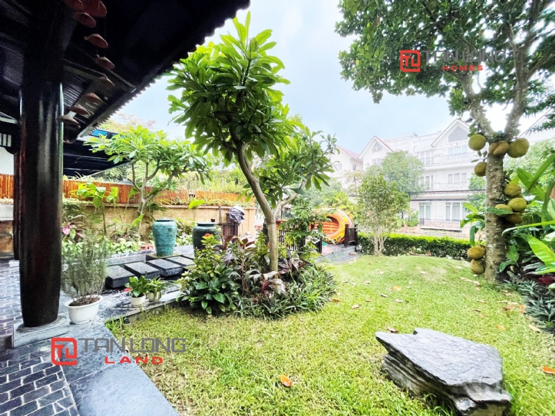 Luxury garden villa for rent Vinhomes Riverside Long Bien 4
