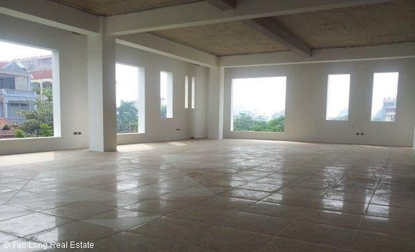 Luxury office for rent in Duong Lang, Dong Da 4