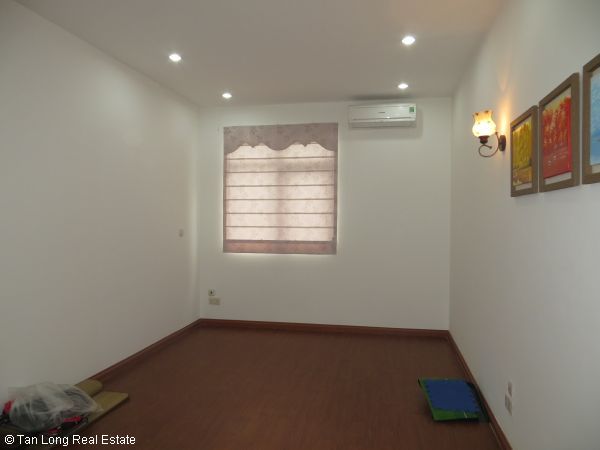 Magnificent 3 bedroom apartment in Trung Yen Plaza, Cau Giay for rent 9