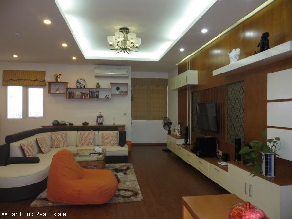 Magnificent 3 bedroom apartment in Trung Yen Plaza, Cau Giay for rent 1