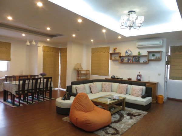 Magnificent 3 bedroom apartment in Trung Yen Plaza, Cau Giay for rent