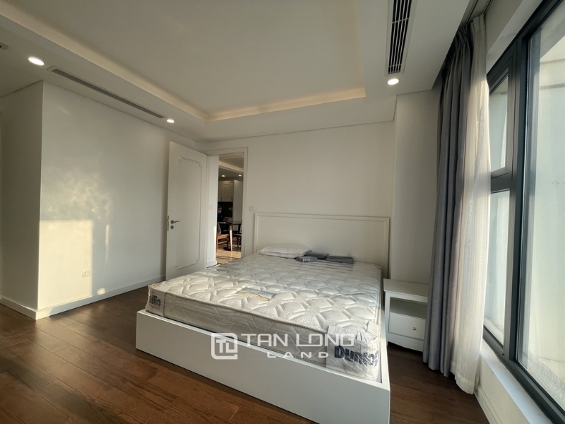 Marvellous 2 bedrooms for rent in D Le Roi Soleil Quang An 8