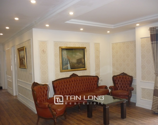 Middle floor 3 bedroom apartment in Tower C, Golden Palace for lease 1
