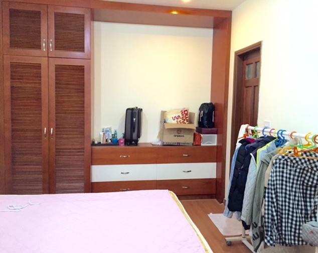 Middle floor apartment with 3 bedroom in 29T1 Trung Hoa Nhan Chinh urban for lease 8