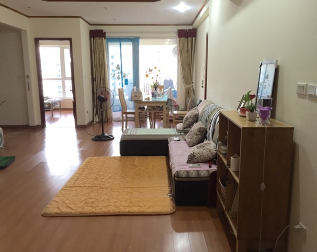 Middle floor apartment with 3 bedroom in 29T1 Trung Hoa Nhan Chinh urban for lease 1
