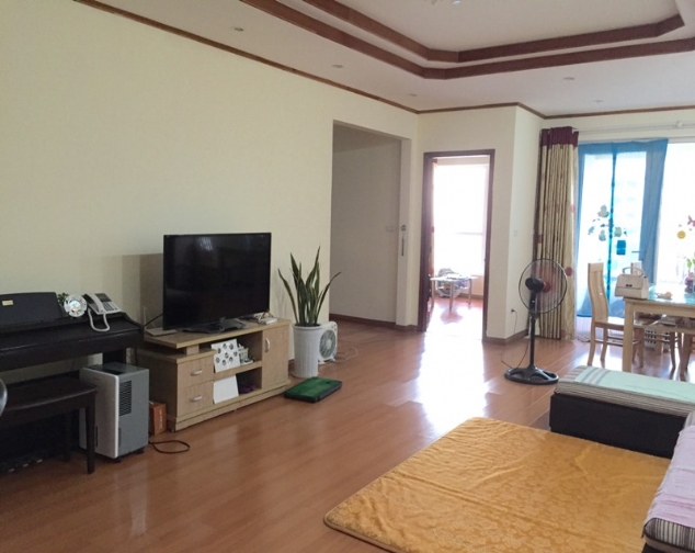 Middle floor apartment with 3 bedroom in 29T1 Trung Hoa Nhan Chinh urban for lease 3