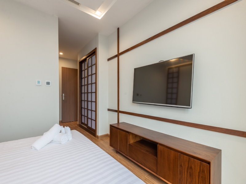 Modern 2-bedroom apartment for rent in M2 Vinhomes Metropolis 6