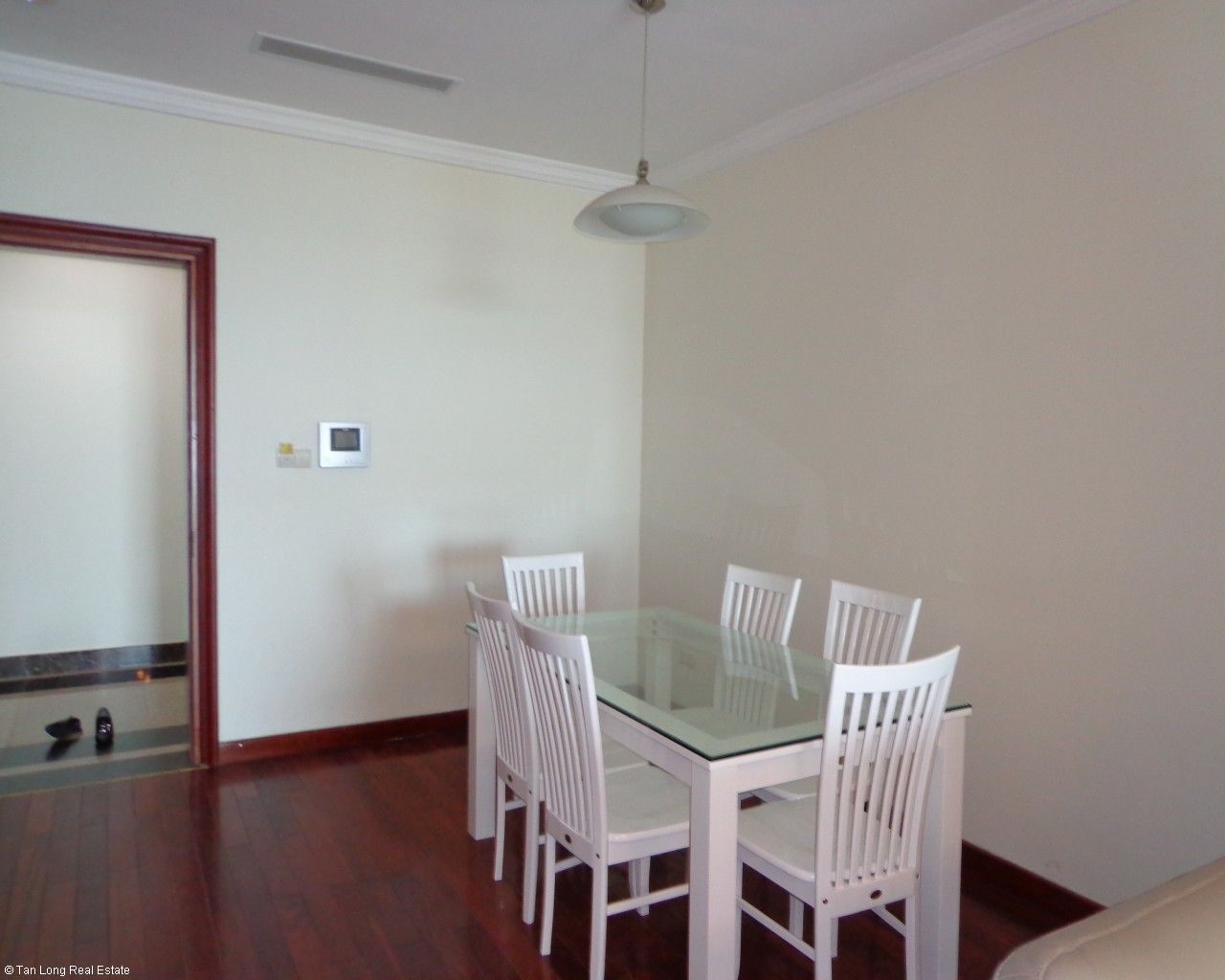 Modern 3 bedroom apartment for rent in Vincom Center, Mai Hac De str, Hai Ba Trung dist 3