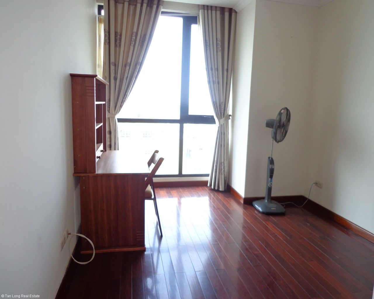 Modern 3 bedroom apartment for rent in Vincom Center, Mai Hac De str, Hai Ba Trung dist 7