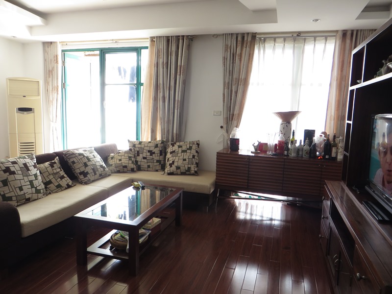 Modern 3 bedroom apartment in 15/17 Ngoc Khanh Apartment Building for lease