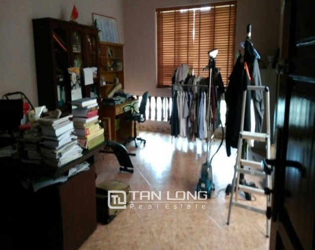 Modern 4 bedroom villa for rent in Cau Giay street, full of high-end furniture 10