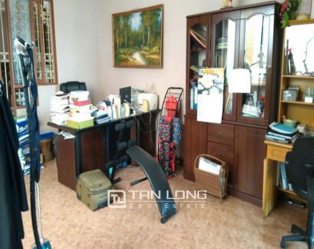 Modern 4 bedroom villa for rent in Cau Giay street, full of high-end furniture 9