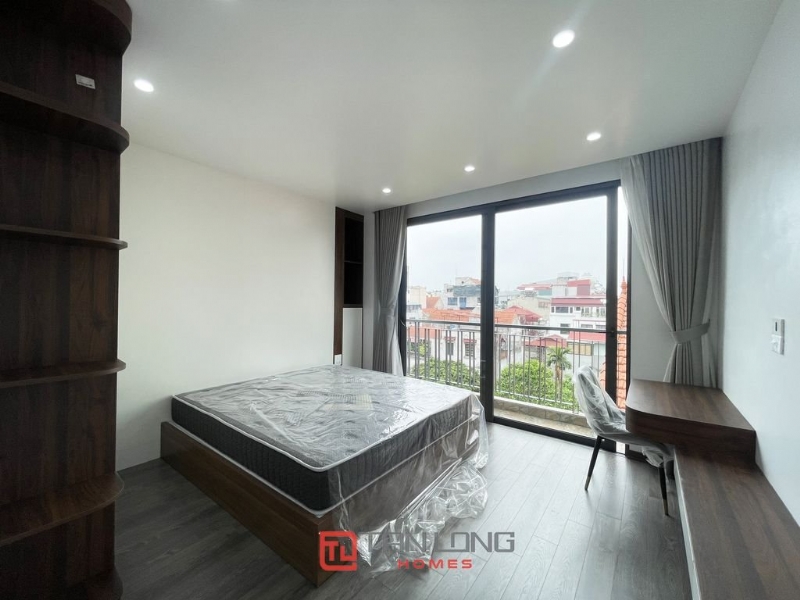 Modern and branch new 2 bedroom service apartment for lease in Xuan Dieu street. 1