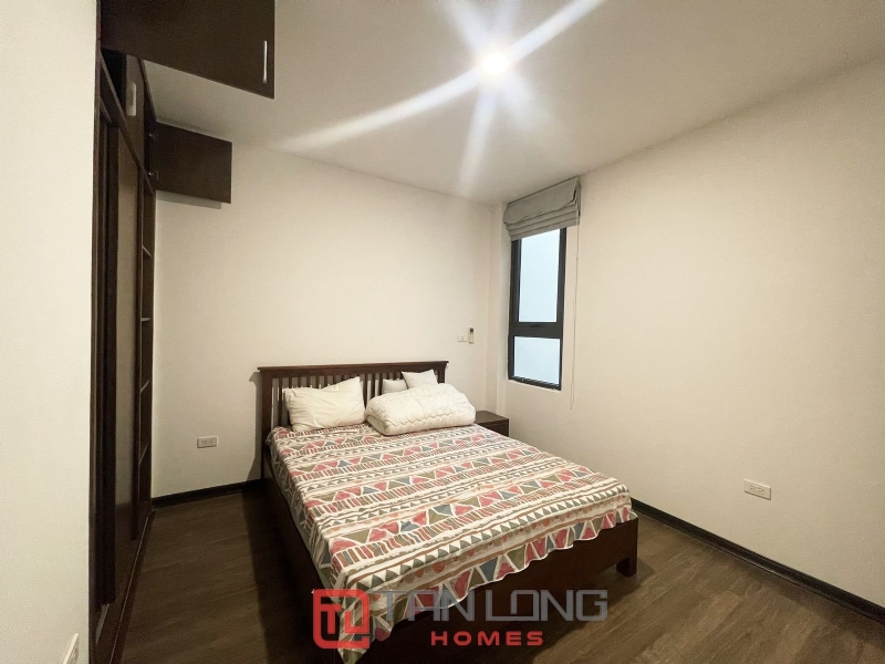 Modern and gorgeous lake view 2 bedroom apartment in Xuan Dieu for lease. 1