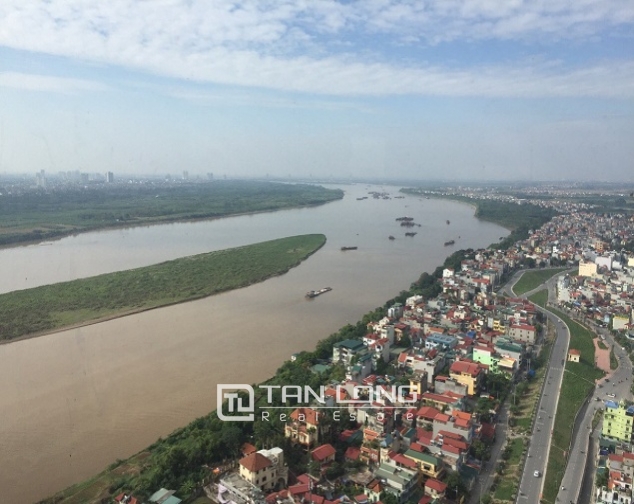 Modern and luxury 2 bedroom apartment with nice view for rent in Mipec Riverside 5