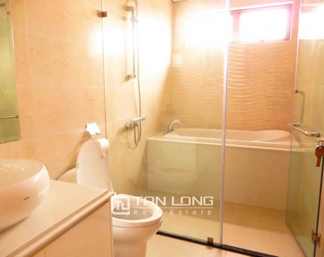 Modern apartment in Vinhomes Nguyen Chi Thanh Street, Dong Da district, Hanoi for lease 2