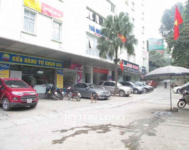 Modern apartment with 3 bedrooms in De La Thanh for rent 1
