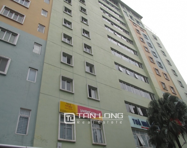 Modern apartment with 3 bedrooms in De La Thanh for rent 2