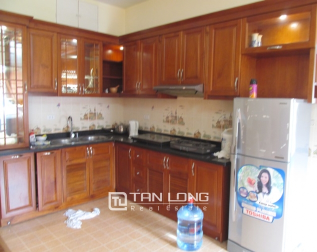 Modern apartment with 3 bedrooms in De La Thanh for rent 5