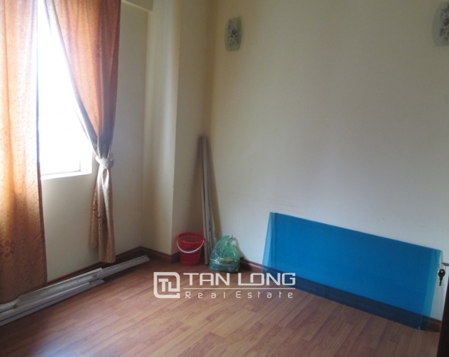 Modern apartment with 3 bedrooms in De La Thanh for rent 9