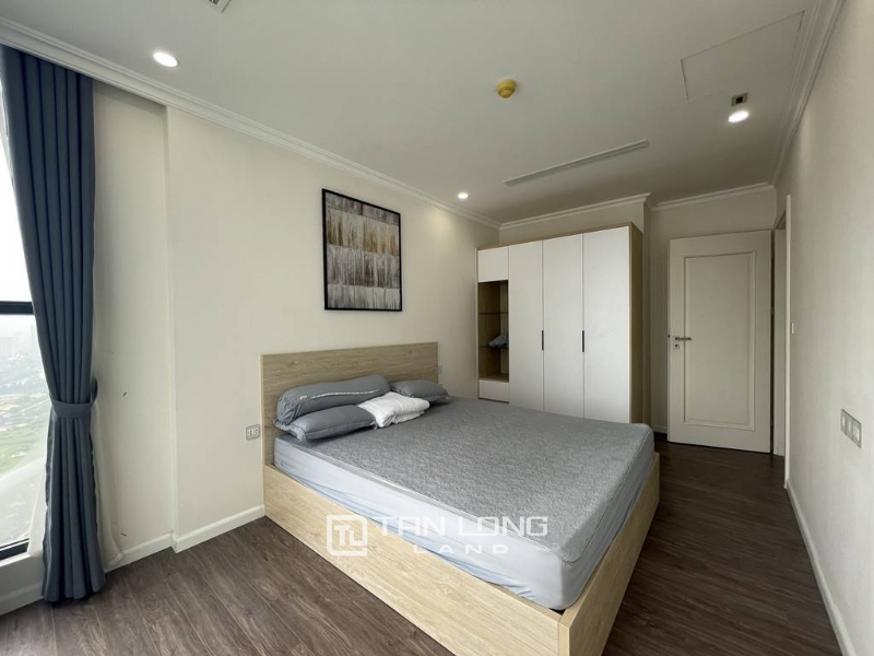 Modern partly furnished apartment for rent in R1 building, Sunshine Riverside 10