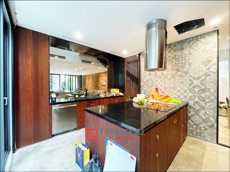 Most cavernous Detached Villa for rent in Central Vinhomes Riverside Axis 9