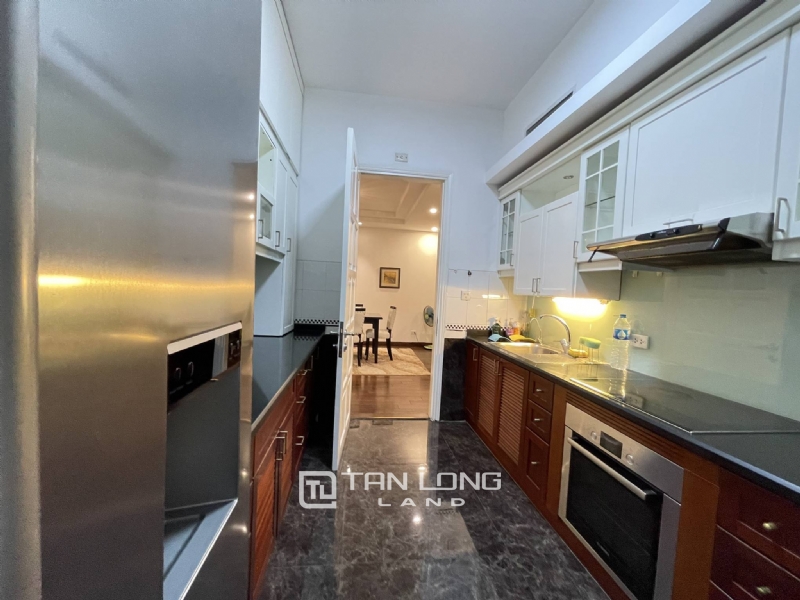 Neoclassic apartment for rent in G3 Ciputra 7