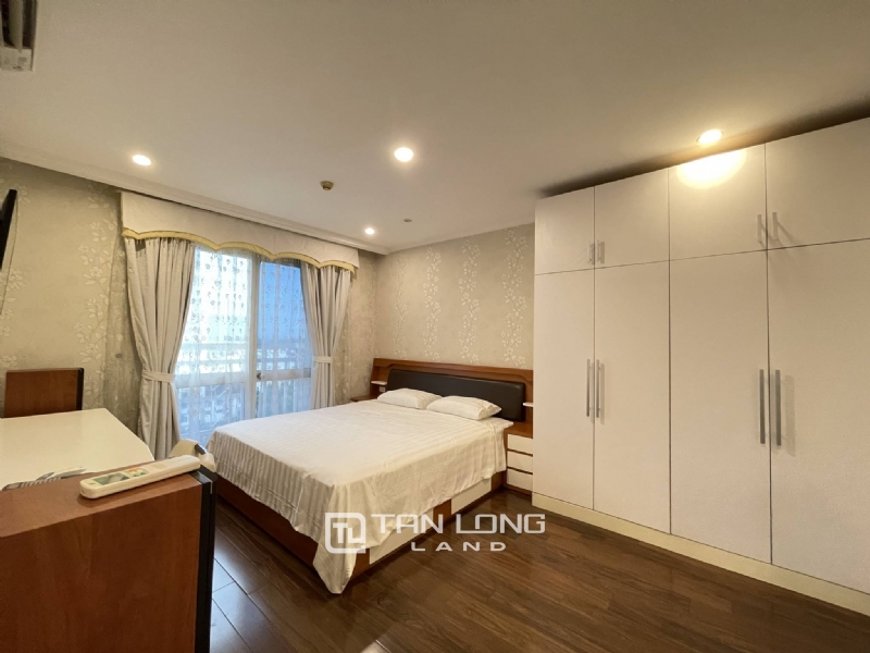 Neoclassic apartment for rent in G3 Ciputra 9