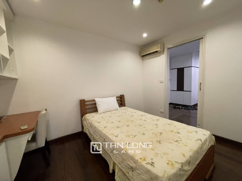 Neoclassic apartment for rent in G3 Ciputra 11
