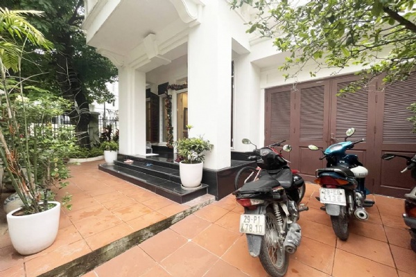 Newish garden house for rent in D4 Ciputra Hanoi