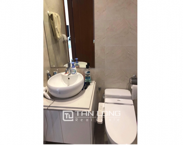 Nice 2 bedroom apartment for rent on 12nd floor Vinhomes Nguyen Chi Thanh 9