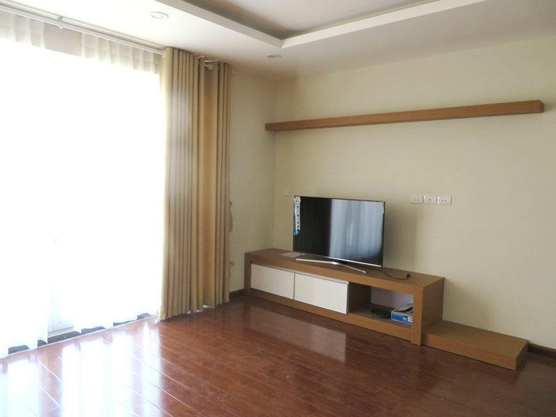 Nice 3 bedroom apartment for lease in N04 Hoang Dao Thuy, Cau Giay, Hanoi