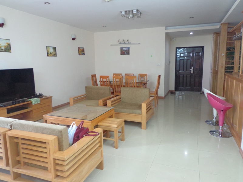 Nice 3 bedroom apartment for rent in M5 Nguyen Chi Thanh, Dong Da, Hanoi