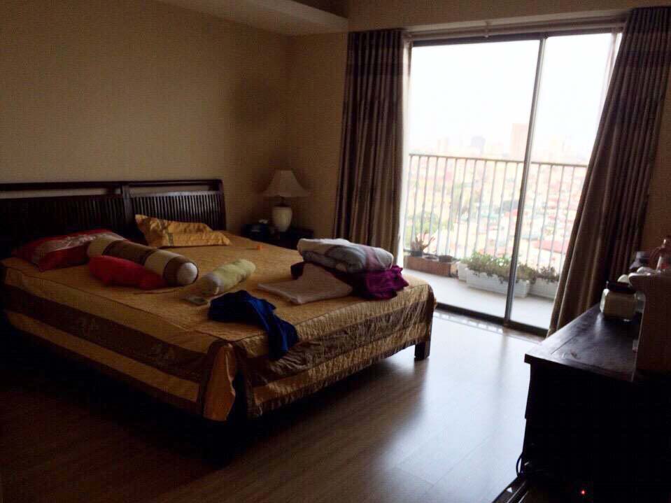 Nice 3 bedroom apartment for rent in Tower B, Sky City Tower, Dong Da district