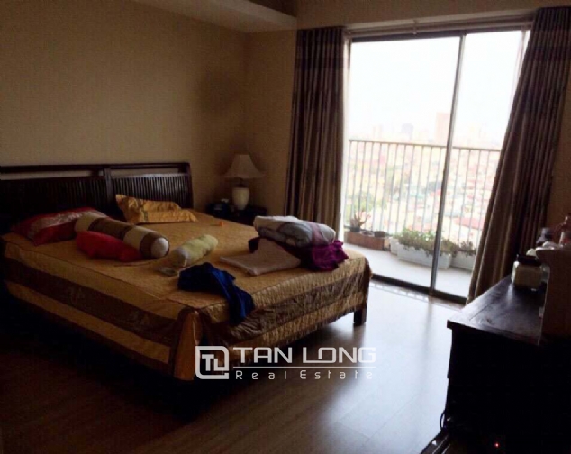 Nice 3 bedroom apartment for rent in Tower B, Sky City Tower, Dong Da district 7