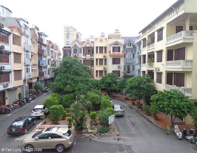 Nice 3 bedroom apartment to sale in 249A Thuy Khue, Tay Ho, Hanoi 9