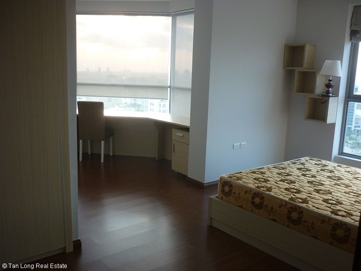 Nice 3 bedroom apartment with panoramic view for rent in Star Tower, Cau Giay, Hanoi 10