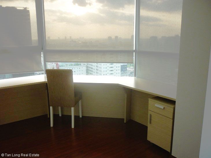 Nice 3 bedroom apartment with panoramic view for rent in Star Tower, Cau Giay, Hanoi 1