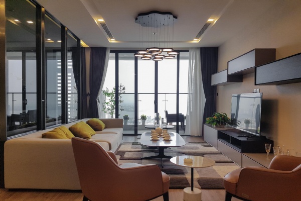 Nice 4 bedroom apartment for rent in M2 Vinhomes Metropolis, Ba Dinh district