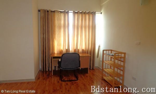 Nice apartment for rent in 713 Lac Long Quan street 6